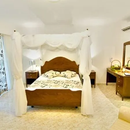 Golden Sun - Adults Only Otel Kalamákion